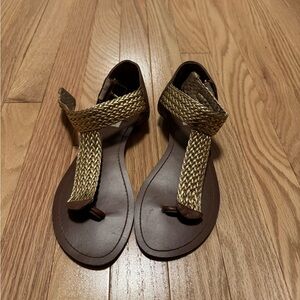 Steve Madden Gold and Brown Sandals